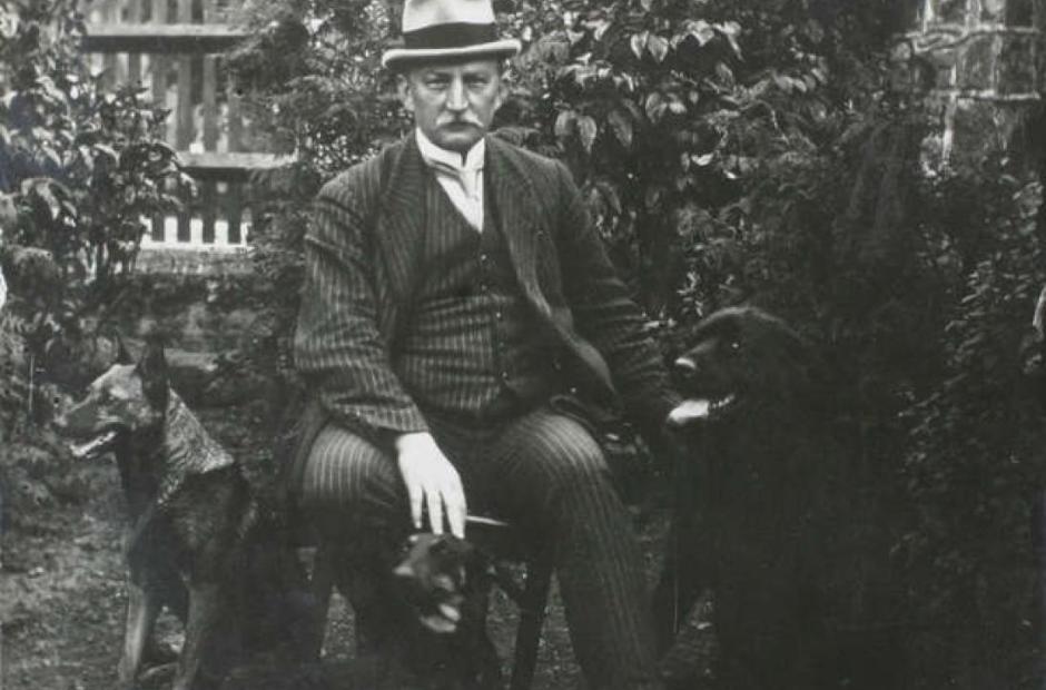 Dr. Julius von der Wall